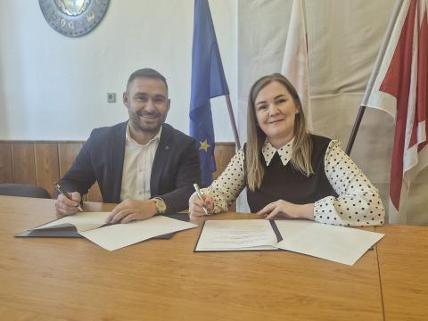 Memorandum podpísala riaditeľka Múzea Spiša v Spišskej Novej Vsi Mgr. Jana Kováčová a primátor mesta Gelnica Ing. Dušan Tomaško, MBA